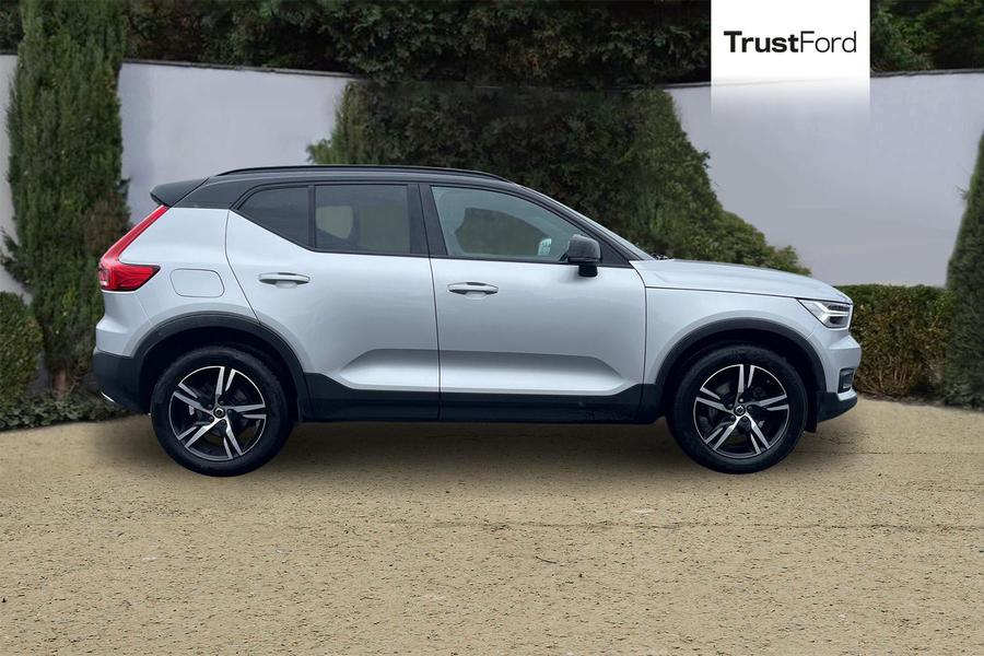 Volvo XC40 Photo autoimg-2247f32f68386cc1f59ab2dddd35eda4baa1de83.jpg