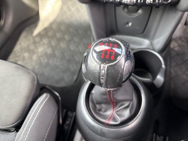 MINI Hatch Photo 31