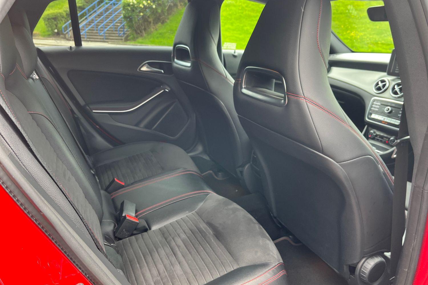Mercedes-Benz CLA Photo 37