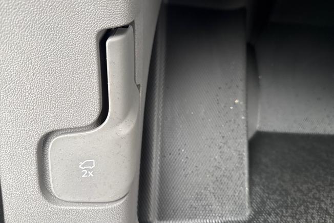VOLKSWAGEN Transporter Photo 38
