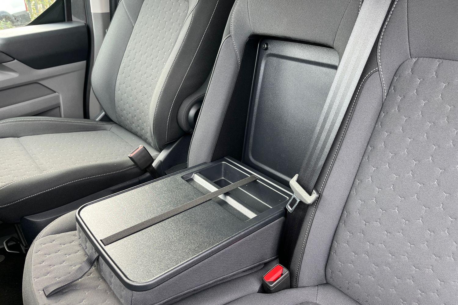 Ford TOURNEO CUSTOM Photo 28