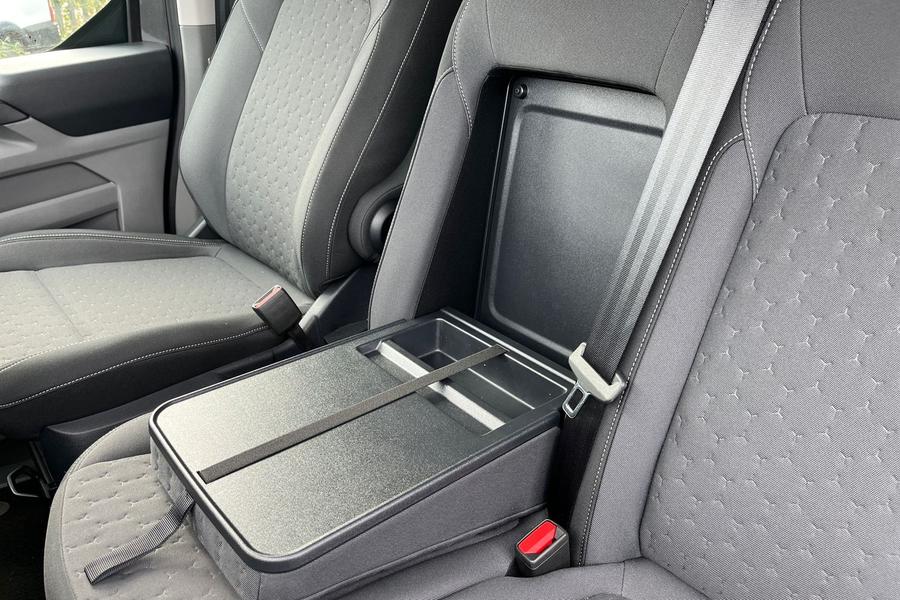 Ford TOURNEO CUSTOM Photo autoimg-2254c1040f8bc141c593f76e622cb54b8d283b0b.jpg