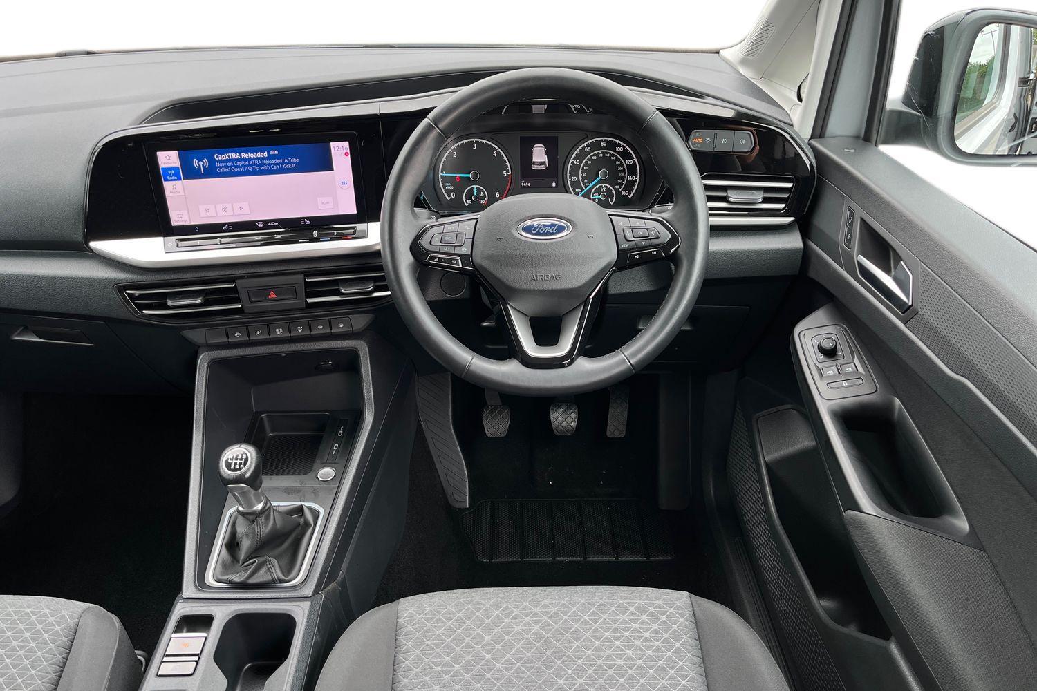 Ford TOURNEO CONNECT Photo 10
