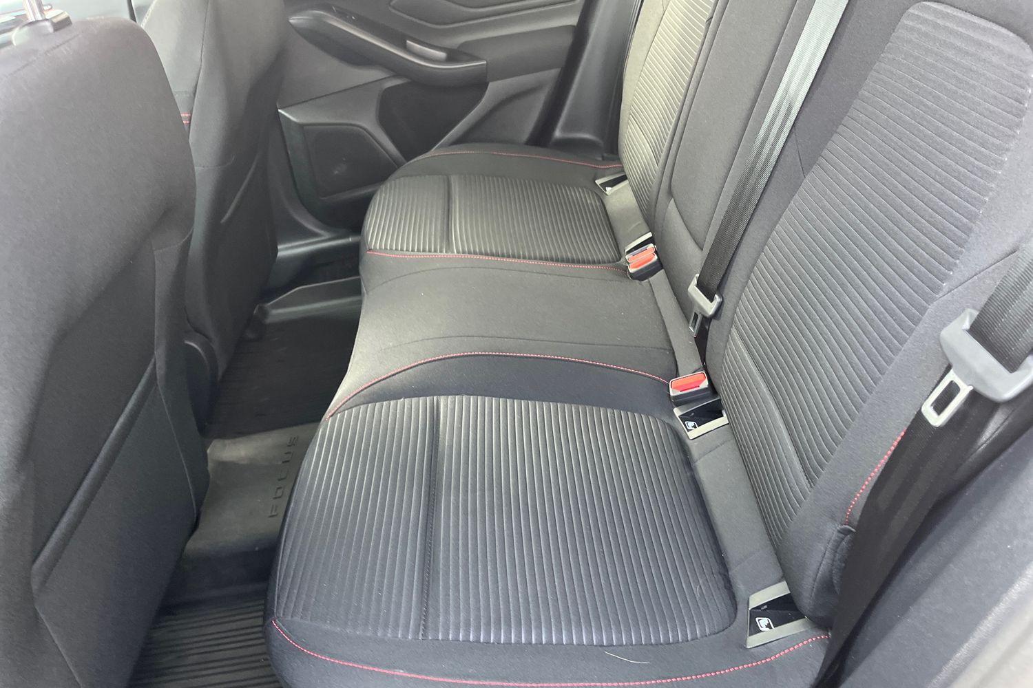Ford Focus Photo 19