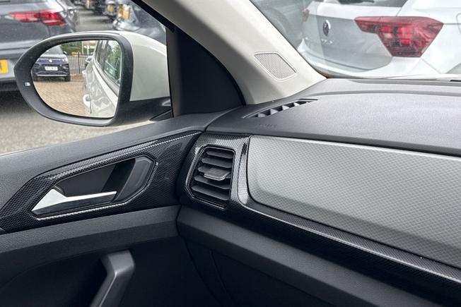 VOLKSWAGEN T-Cross Photo 35