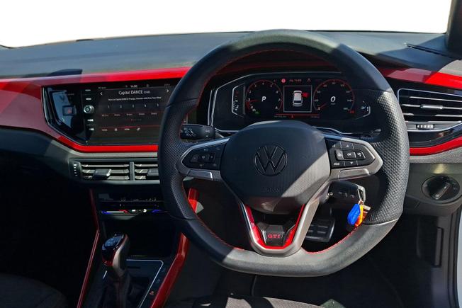 VOLKSWAGEN Polo Photo 11