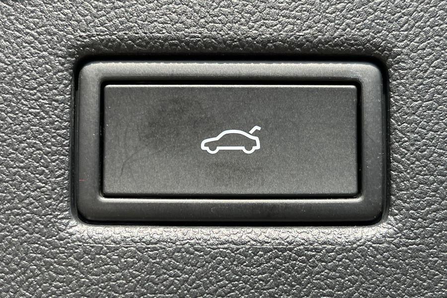 Ford EXPLORER Photo autoimg-22659fa9df1324c7c67f6b9213d54e49a9dbd898.jpg