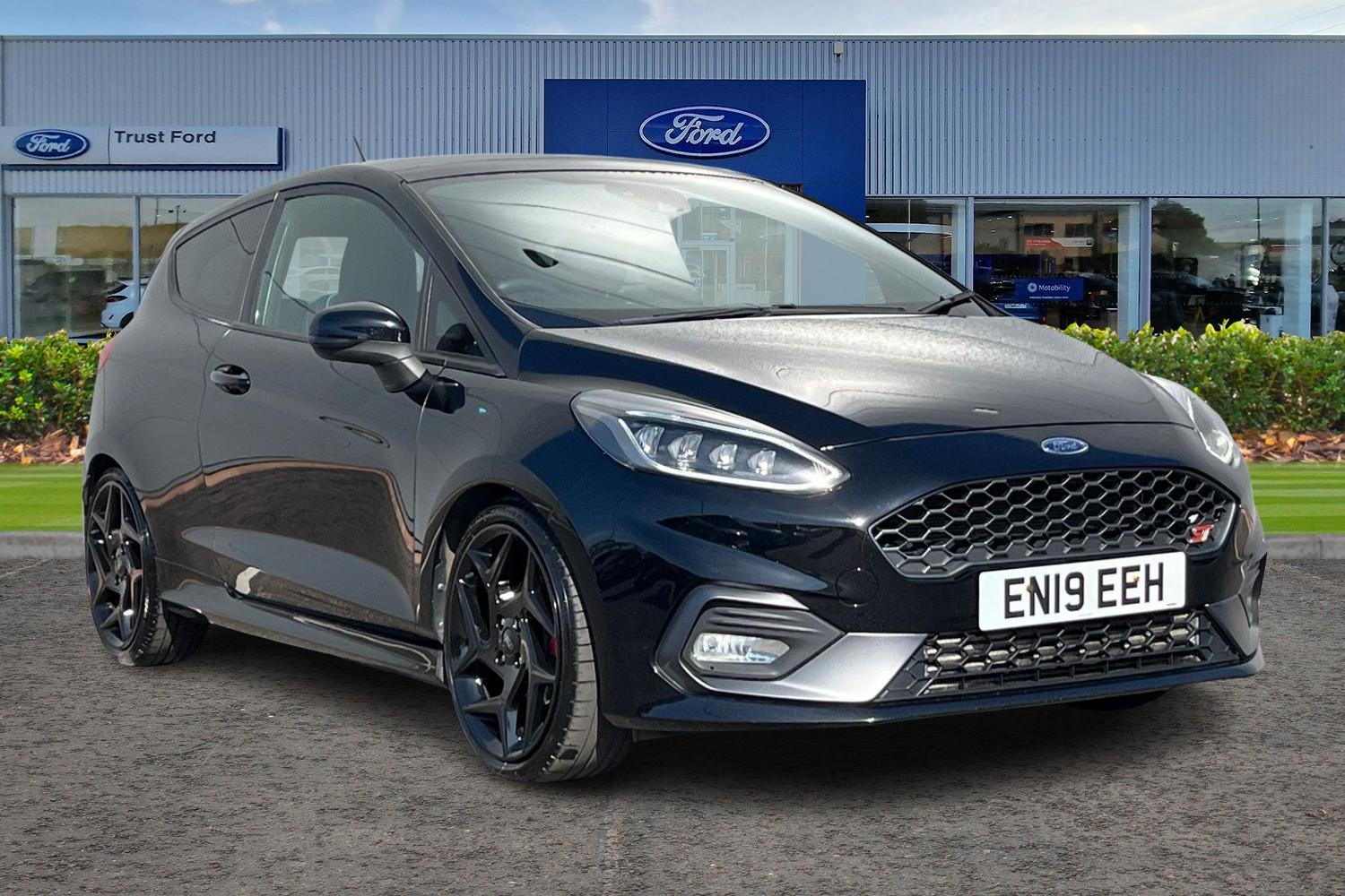 Ford FIESTA Photo 0