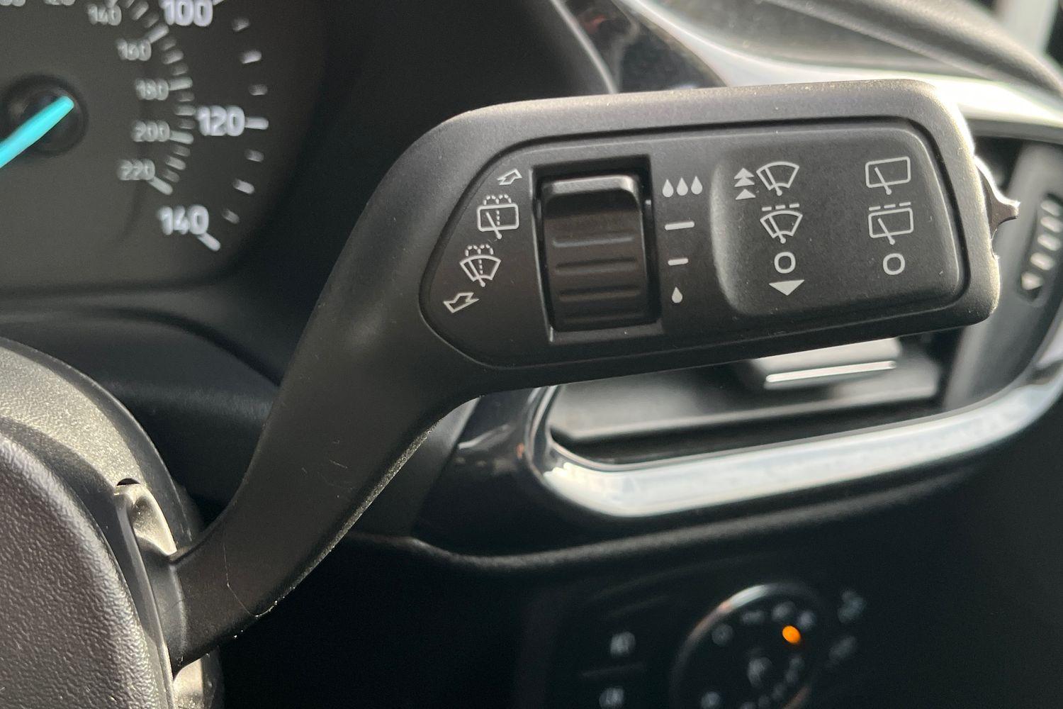 Ford FIESTA Photo 14