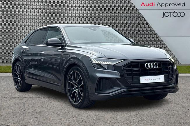 AUDI Q8 Photo 1