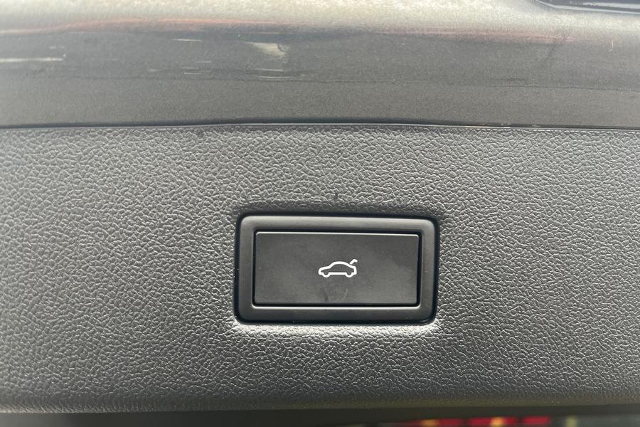 Ford Explorer Photo autoimg-226a1d1d7f581c7d04575e8e8e717f67db02da83.jpg