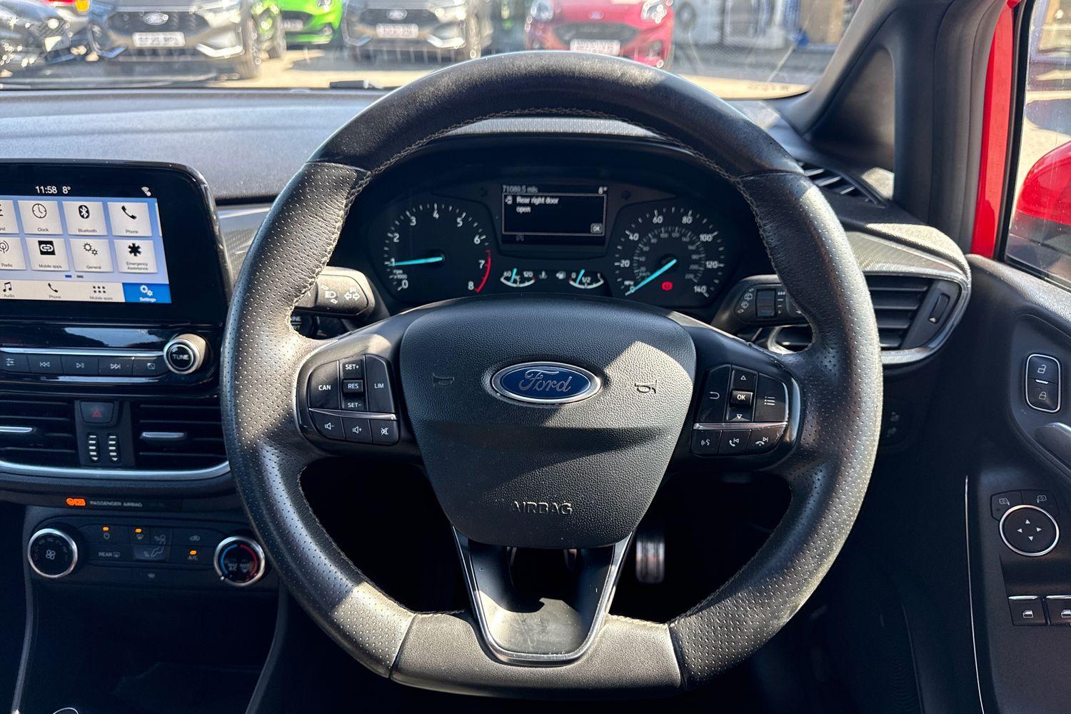 Ford FIESTA Photo 11