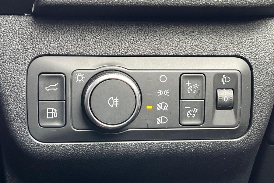 Ford Kuga Photo autoimg-227b17168c38c87a59e8cb53b81bd5bb9421d609.jpg