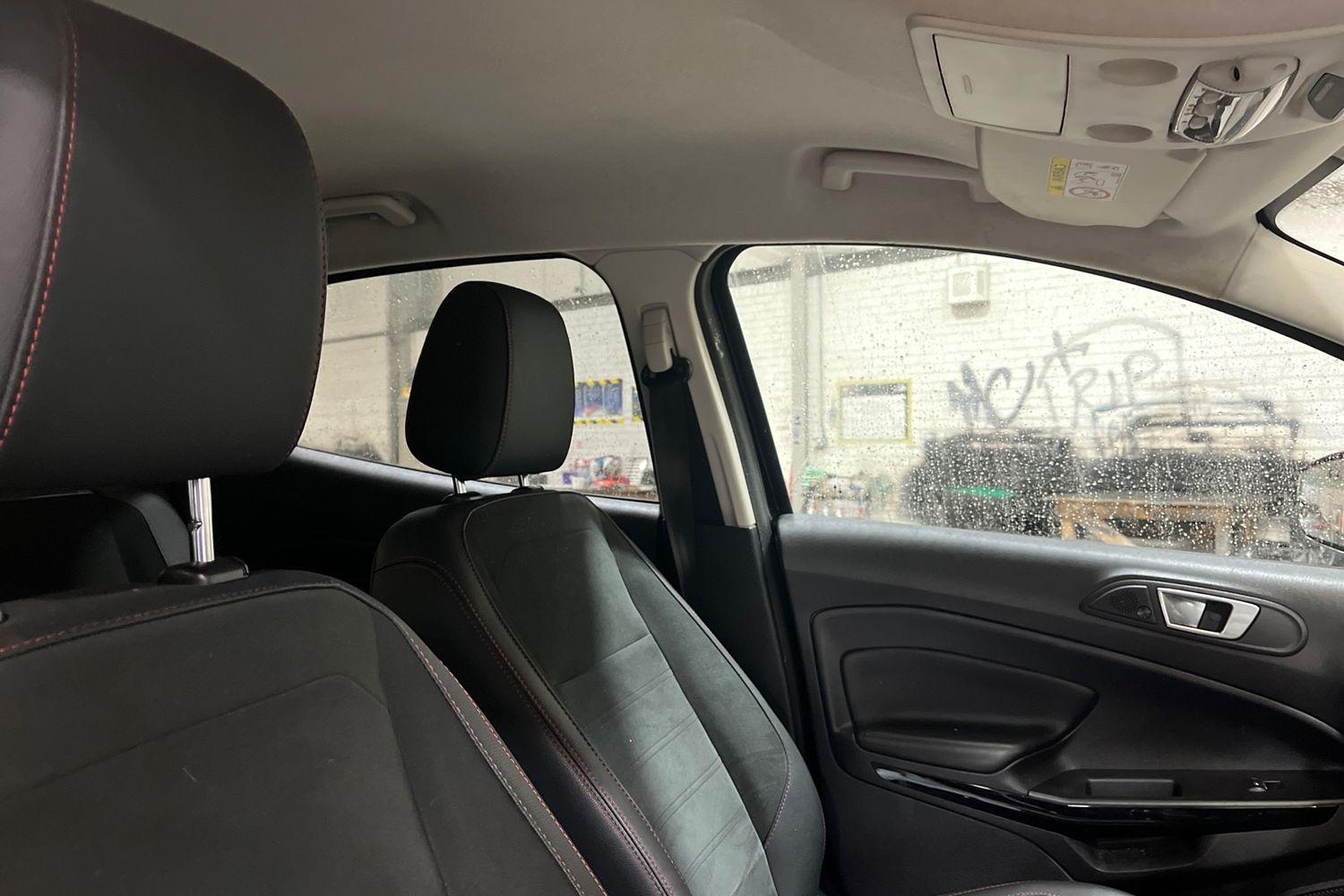 Ford ECOSPORT Photo 16