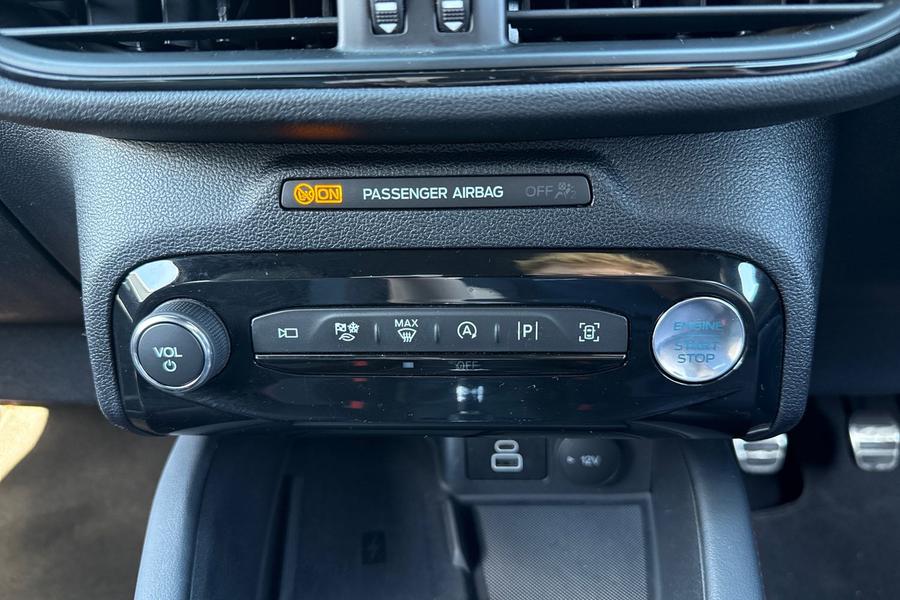 Ford KUGA Photo autoimg-22806ce24a329ca971b7671b3d9e51b7ad206748.jpg