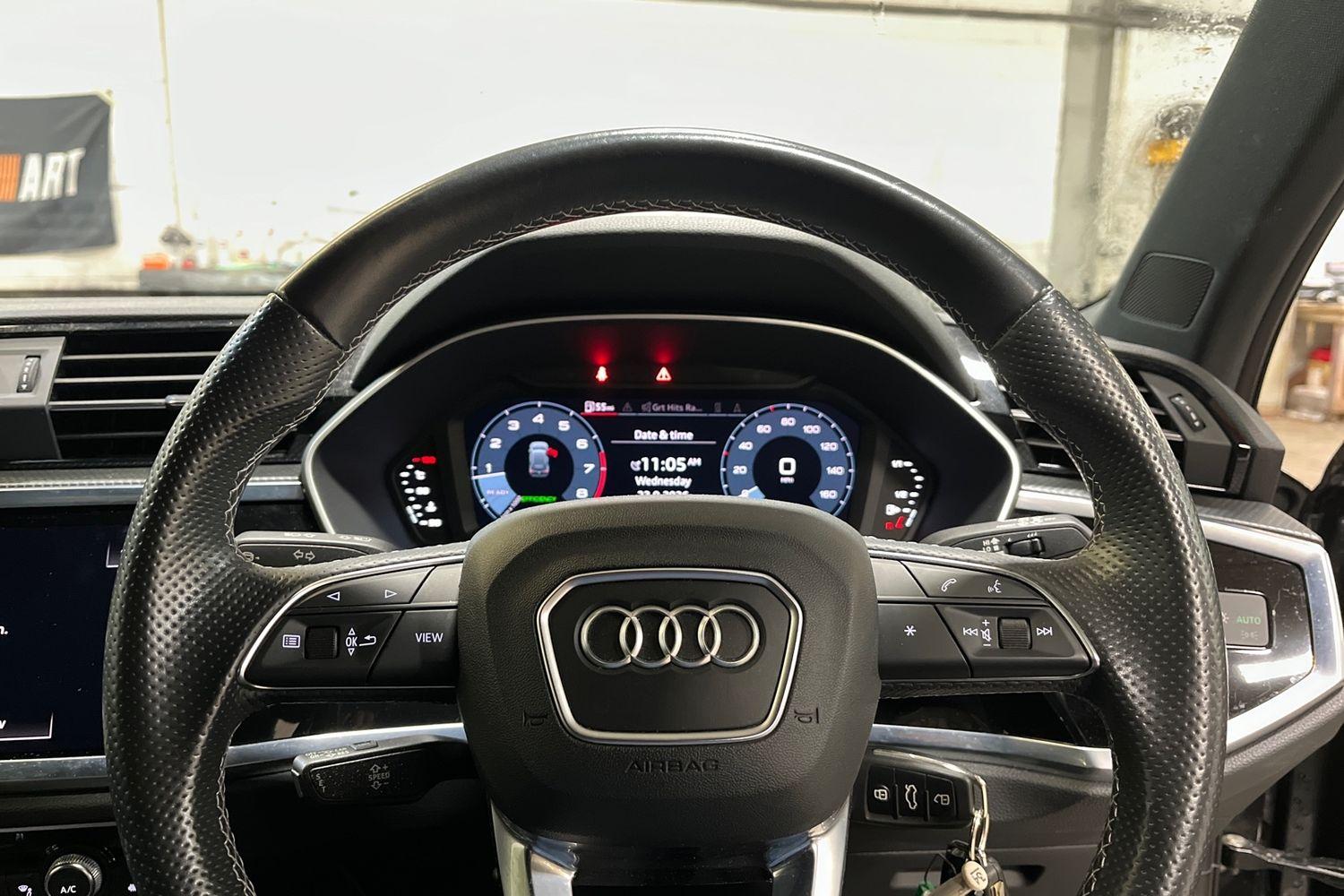 Audi Q3 Photo 11