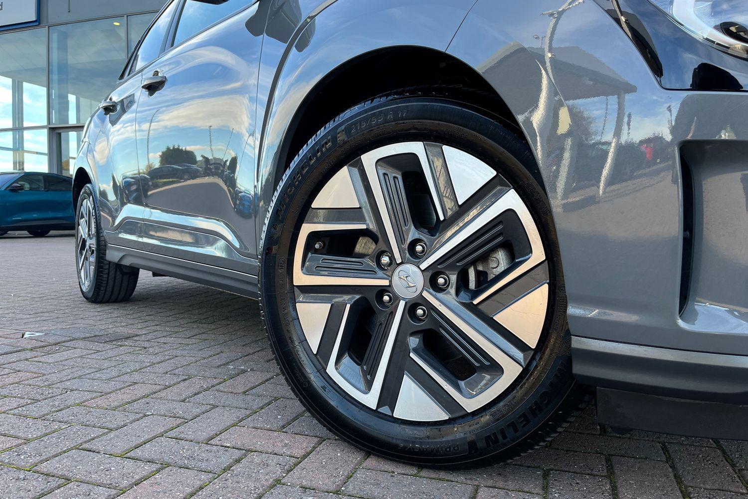 Hyundai KONA Photo 7