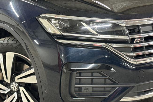 VOLKSWAGEN Touareg Photo 19
