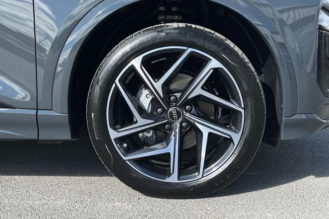 AUDI  Q6 Sportback Photo 5