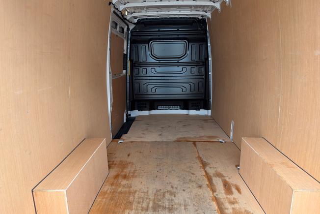 VOLKSWAGEN Crafter Photo 12