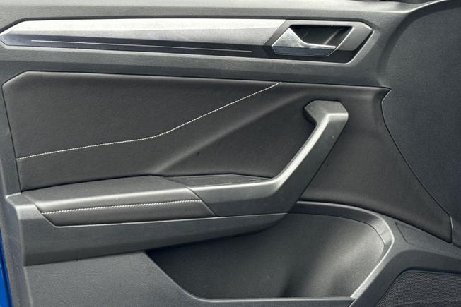 VOLKSWAGEN T-Roc Photo 44