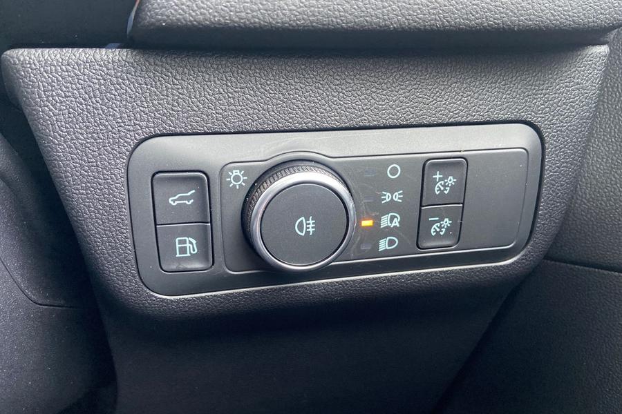 Ford Kuga Photo autoimg-2290f80a02029e21f4d0ba57bb69ca05cc86d2b3.jpg