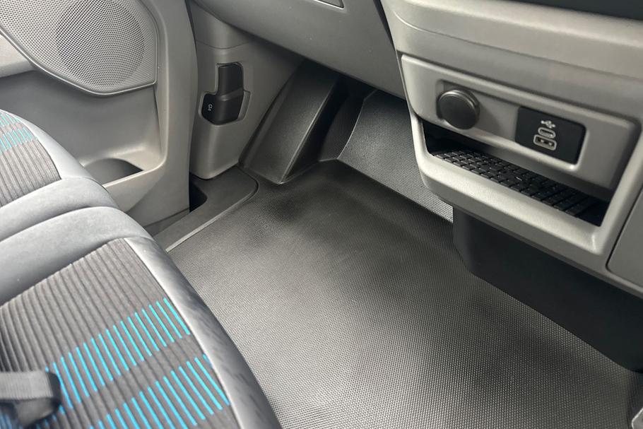 Used Ford TRANSIT CUSTOM WT25NJN 37