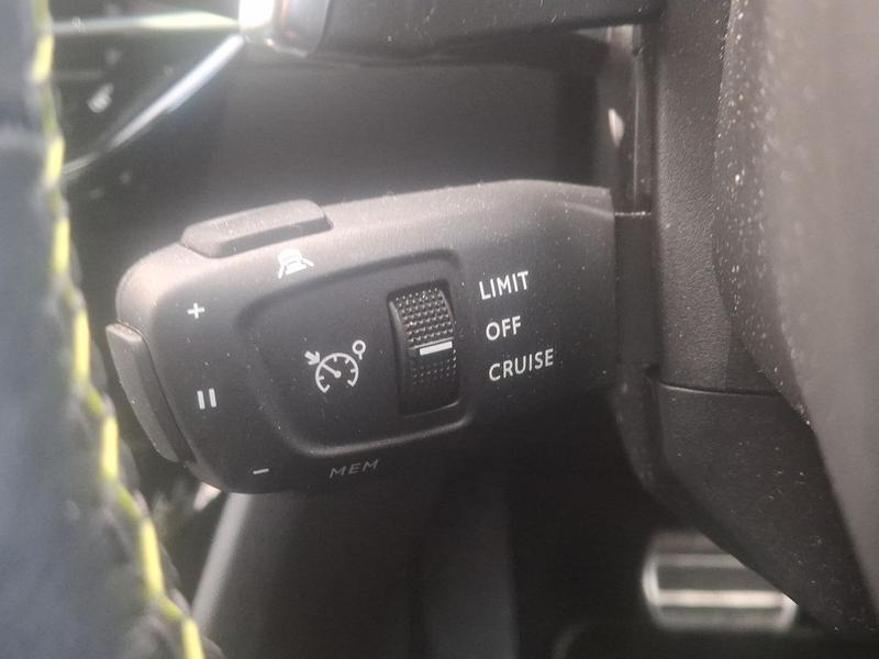 Used Peugeot 2008 NU70AUT 36