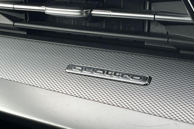Audi S3 Photo 32