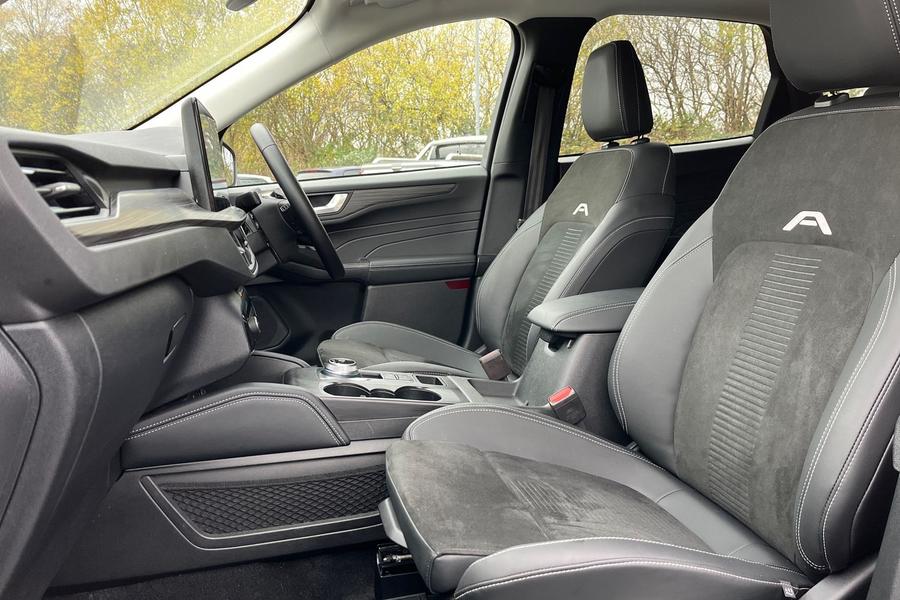 Ford KUGA Photo autoimg-229b81e59bbc3768e84175cc3d8bde25b43c8cb8.jpg
