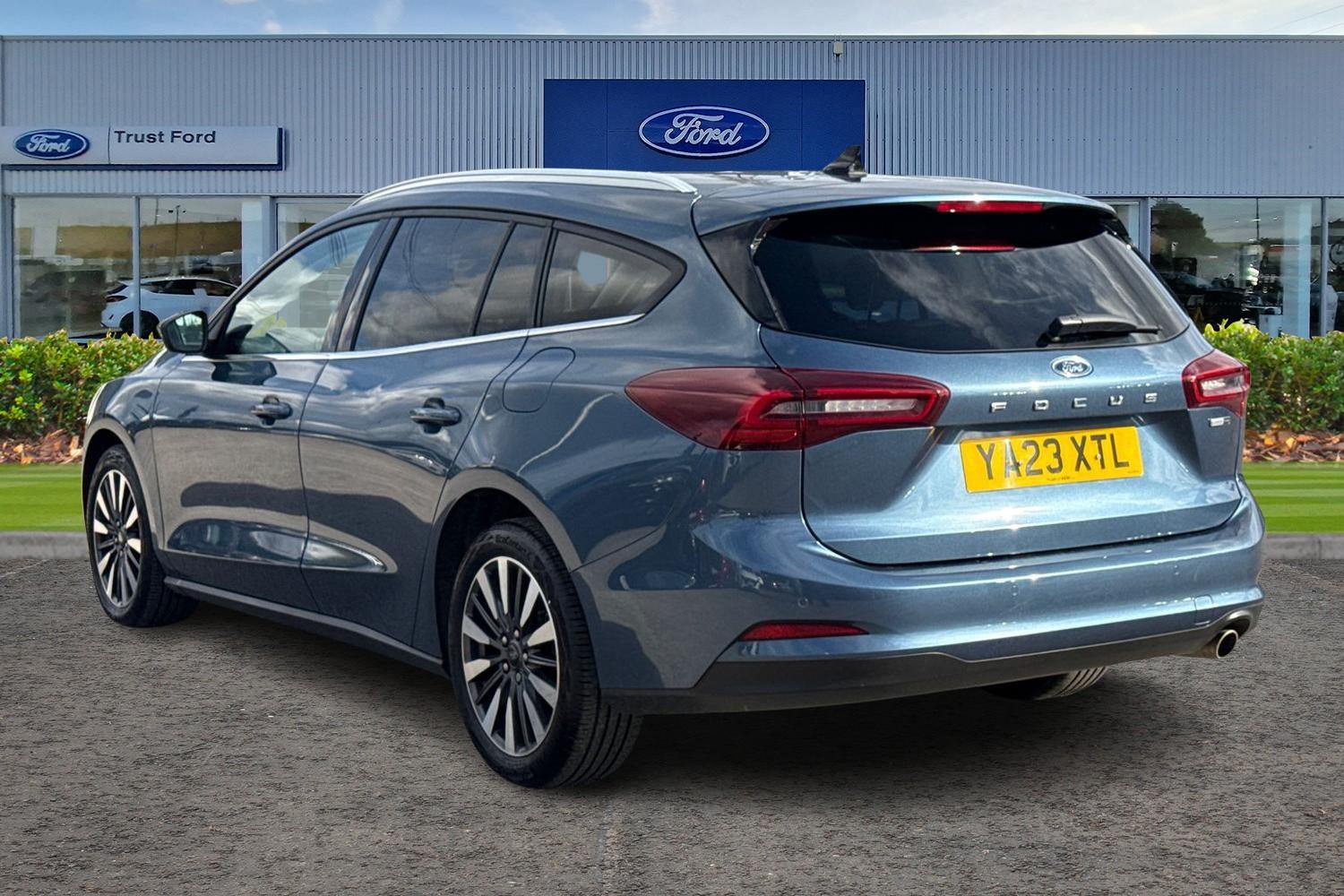 Ford FOCUS Photo 1
