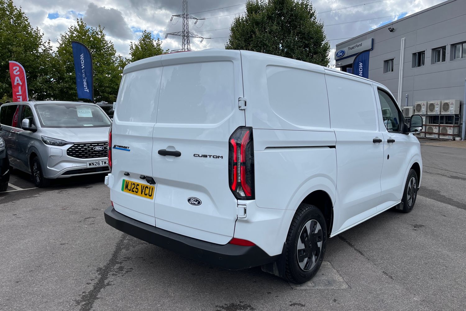 Ford E-TRANSIT CUSTOM Photo 34