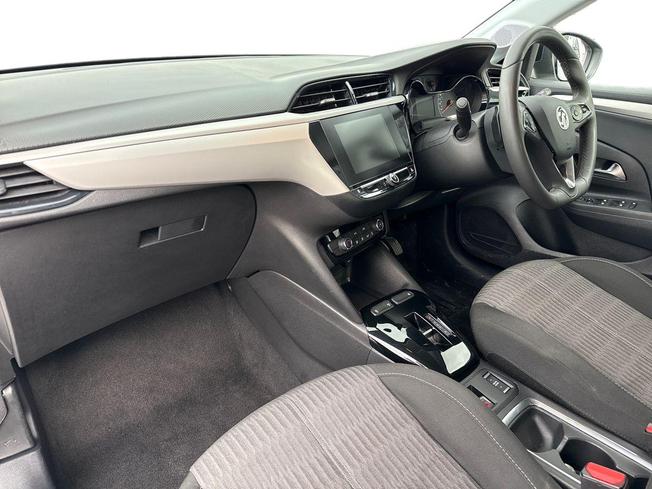 VAUXHALL Corsa Photo 2