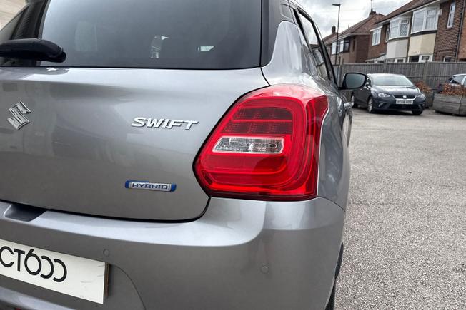 SUZUKI Swift Photo 18