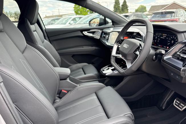 Audi Q4 Photo 25