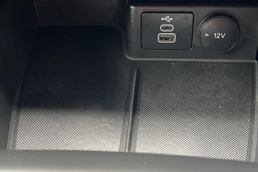 Ford Kuga Photo autoimg-22a38f368a4585a21847097e46068311f7140646.jpg