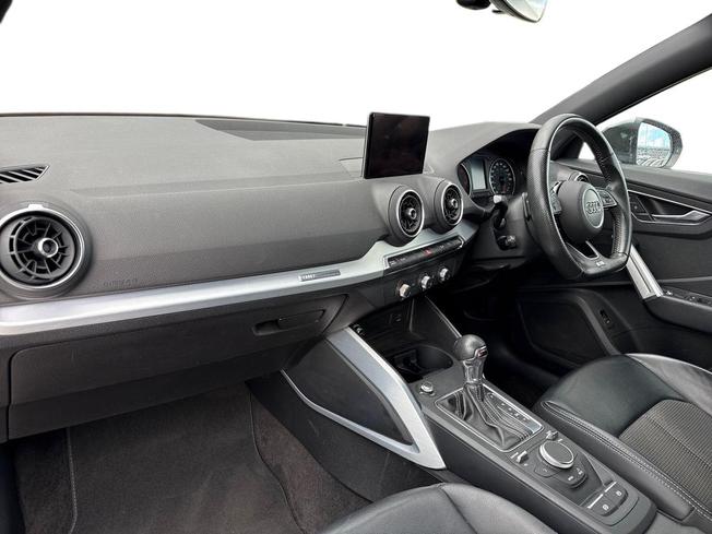 AUDI Q2 Photo 2