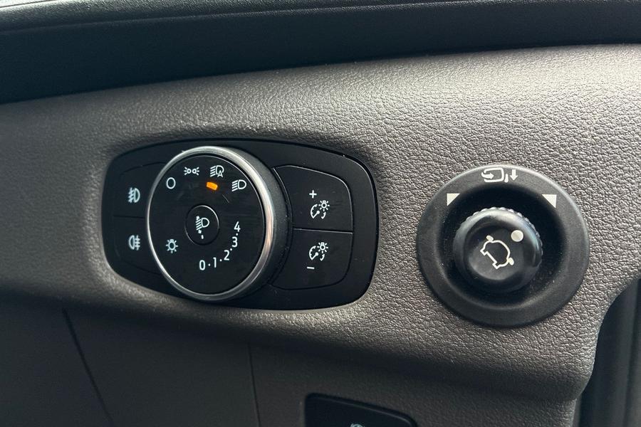 Ford TRANSIT Photo autoimg-22a6755f70980c5dacc592f959d712364d1f3682.jpg