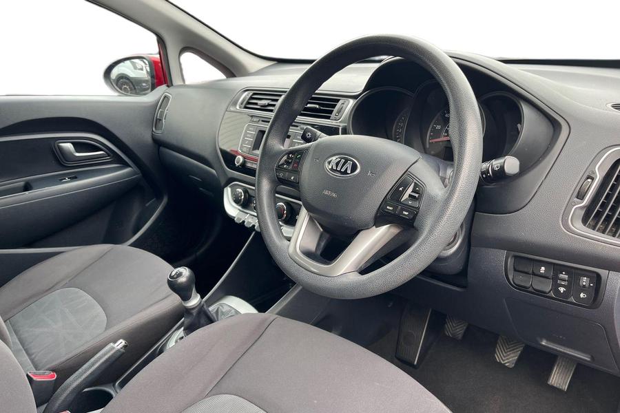 Kia RIO Photo autoimg-22ac367cd1596b39351ebecda7a3bc5e7f1146e7.jpg