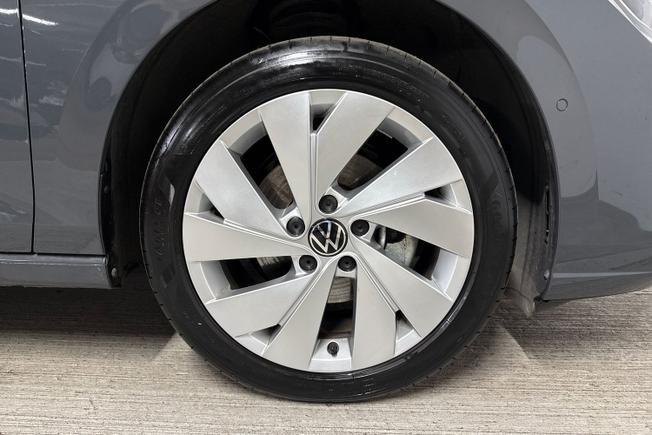 VOLKSWAGEN Golf Photo 5