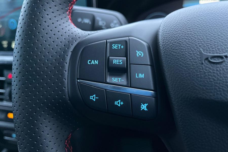 Ford FOCUS Photo autoimg-22af5a72645424223d40fb0c0f6ba9a5d9b54206.jpg