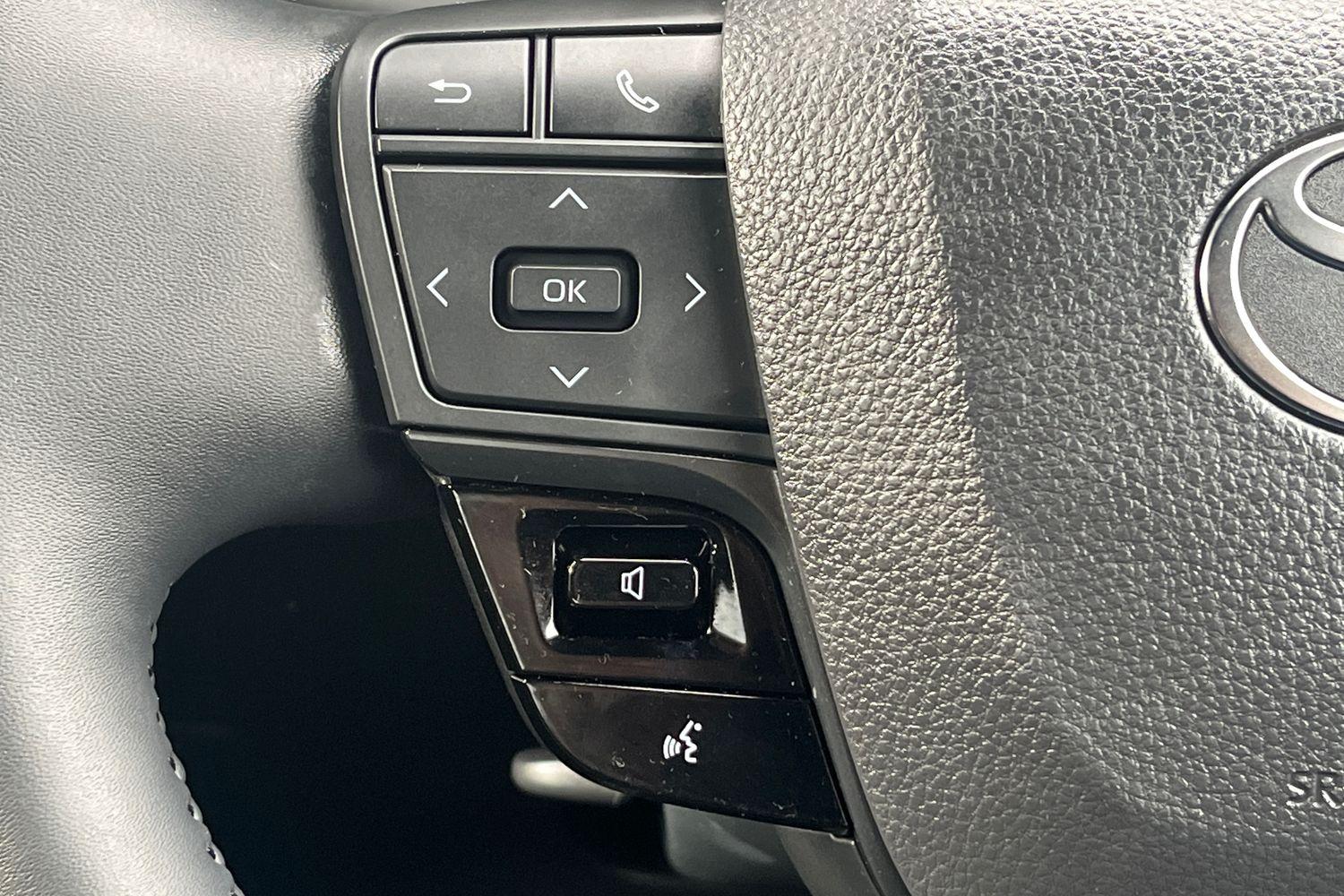 Toyota C-HR Photo 28