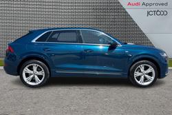 AUDI Q8 Photo 4