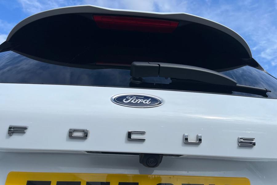 Ford FOCUS Photo autoimg-22b163666e601ebb655c460bb609b2e4824d5272.jpg