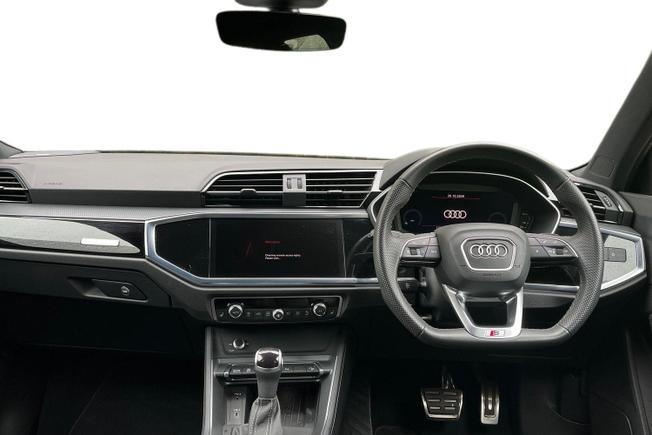 AUDI Q3 Photo 11