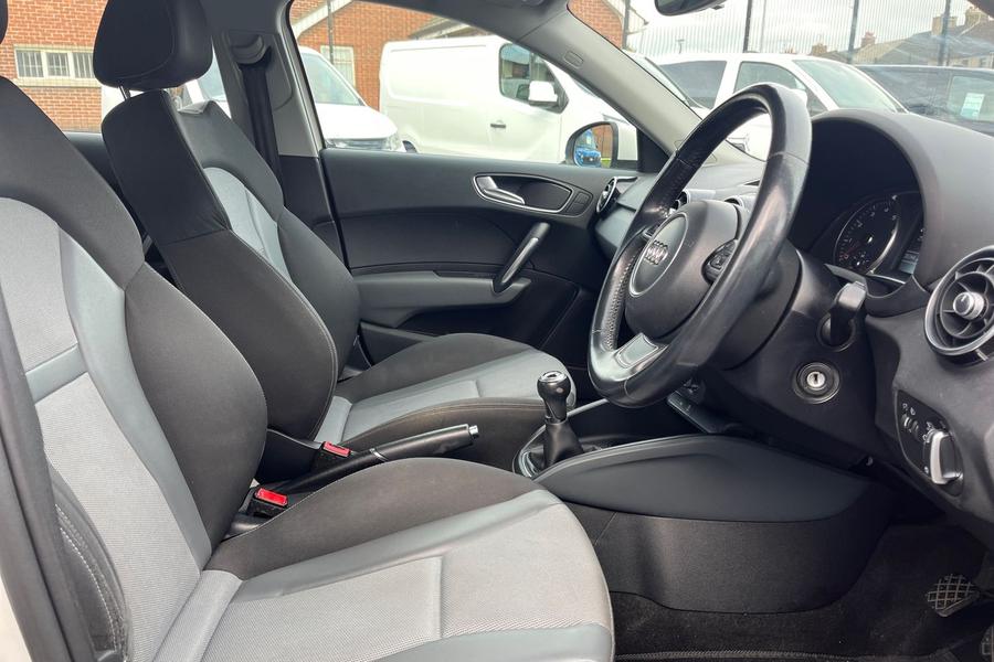 Audi A1 Photo autoimg-22b5802e4073bb61962d527483cc195b10ec3a67.jpg