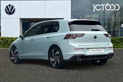 VOLKSWAGEN Golf Photo 3