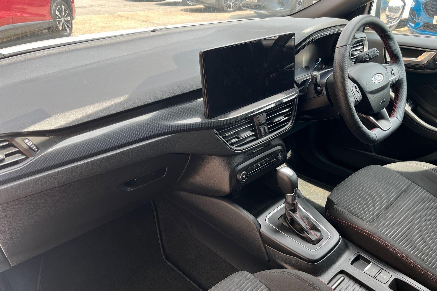 Ford FOCUS Photo 17
