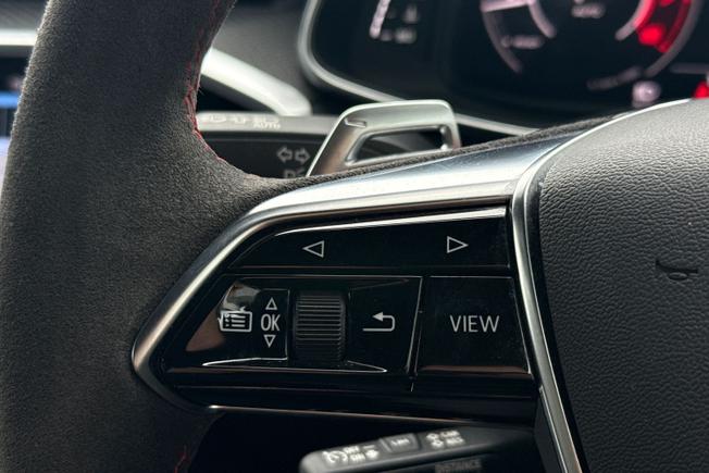 AUDI RS6 Avant Photo 16