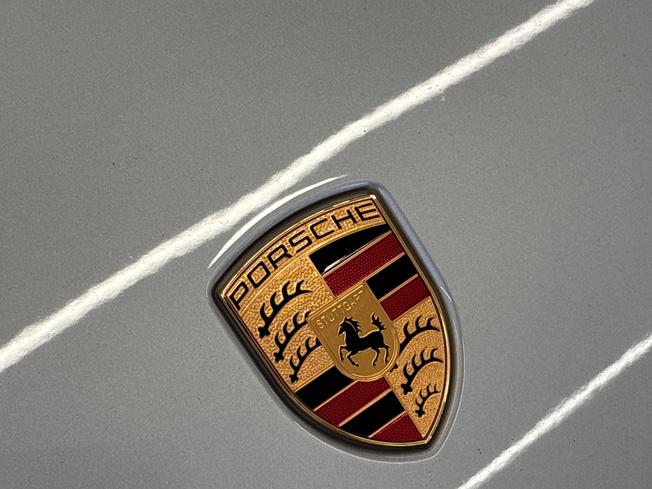 PORSCHE Taycan Photo 33
